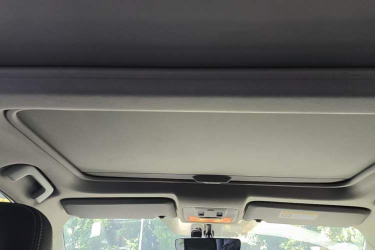 Used Toyota RAV4 2016 2.5L Automatic 4x4 Elite Edition Headliner