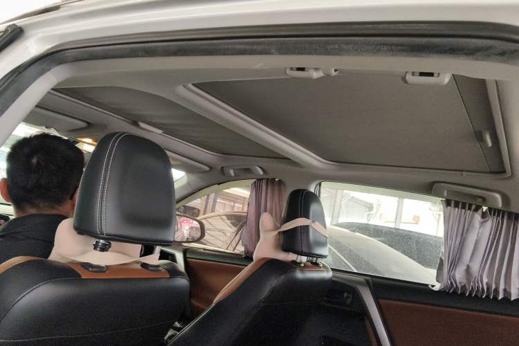 Used Toyota RAV4 2016 2.5L Automatic 4x4 Elite Edition Headliner