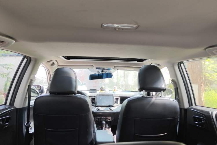 Used Toyota RAV4 2016 2.0L CVT Two-Wheel Drive Fashion Edition China V Standard Headliner