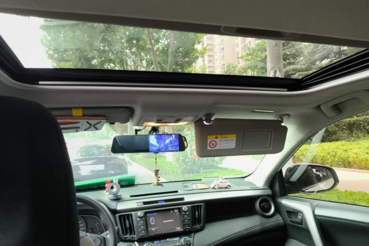 Used Toyota RAV4 2016 2.0L CVT Two-Wheel Drive Fashion Edition China V Standard Headliner