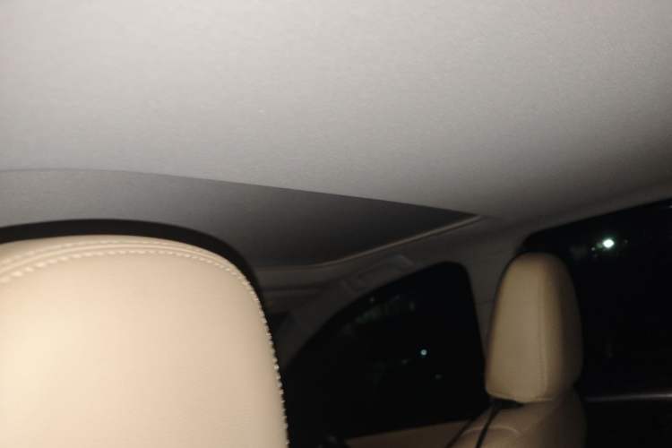 Used Toyota RAV4 2016 2.0L CVT Two-Wheel Drive Fashion Edition China V Standard Headliner