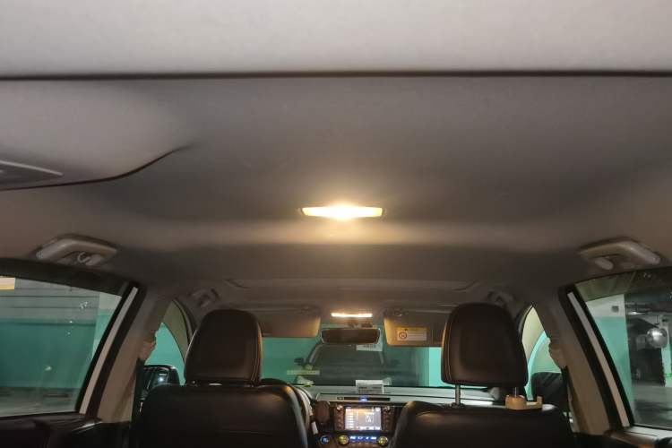 Used Toyota RAV4 2016 2.0L CVT Two-Wheel Drive Smart Edition China V Standard Headliner