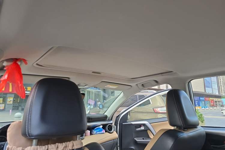 Used Toyota RAV4 2016 2.0L CVT Two-Wheel Drive Smart Edition China V Standard Headliner