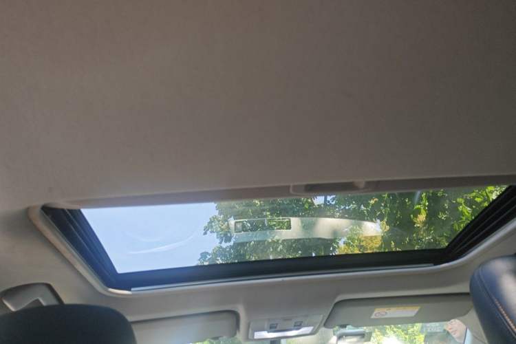 Used Toyota RAV4 2016 2.0L CVT Two-Wheel Drive Fashion Edition China V Standard Headliner