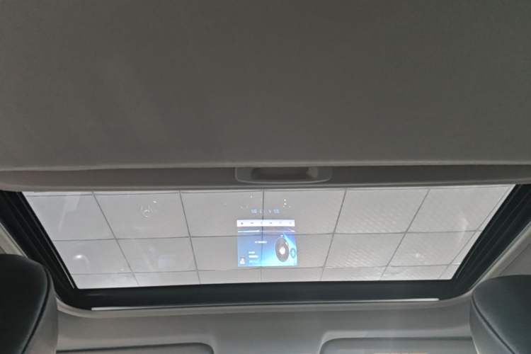 Used Toyota RAV4 2016 2.0L CVT Two-Wheel Drive Fashion Edition China V Standard Headliner