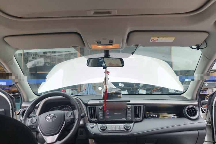 Used Toyota RAV4 2016 2.0L CVT Two-Wheel Drive Fashion Edition China V Standard Headliner