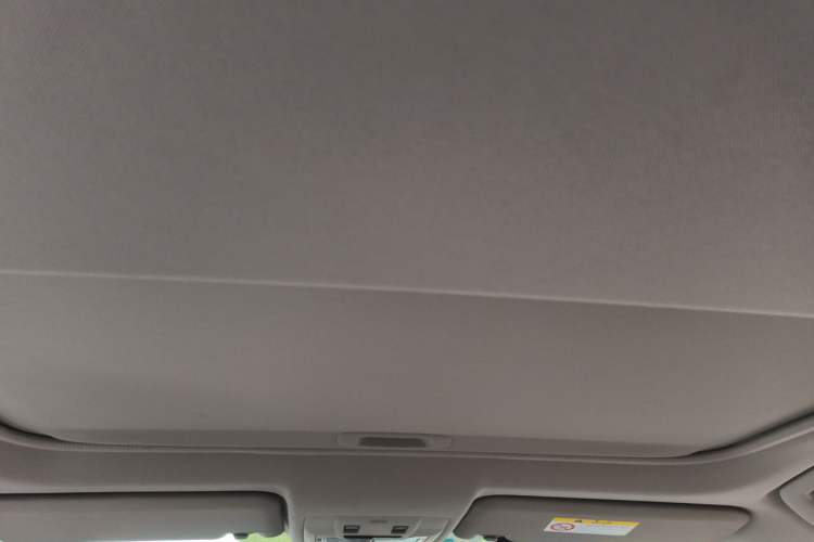 Used Toyota RAV4 2016 2.0L CVT Two-Wheel Drive Smart Edition China V Standard Headliner