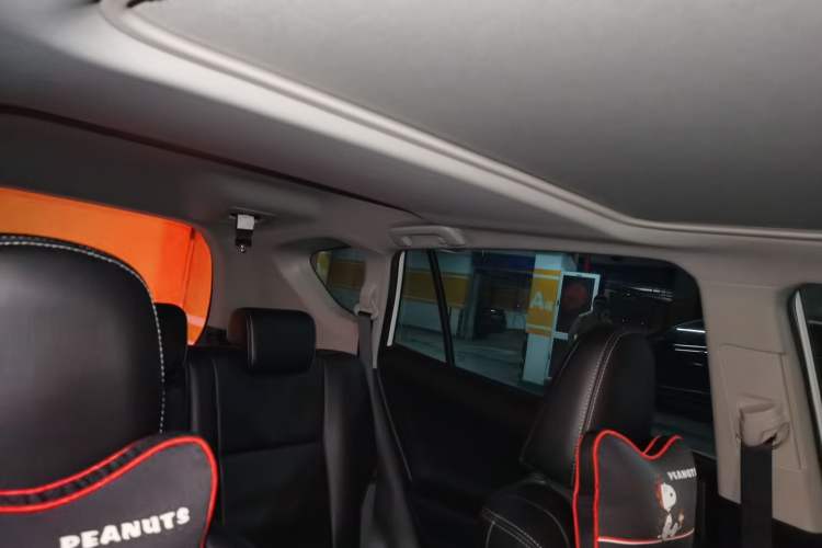 Used Toyota RAV4 2016 2.0L CVT Two-Wheel Drive Fashion Edition China V Standard Headliner