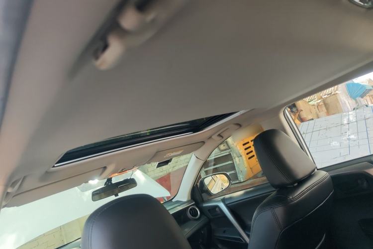 Used Toyota RAV4 2016 2.0L CVT Two-Wheel Drive Fashion Edition China V Standard Headliner
