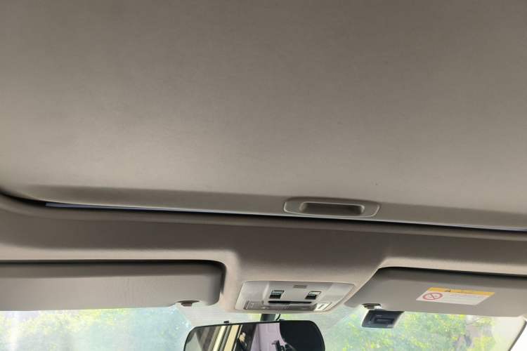 Used Toyota RAV4 2016 2.0L CVT Two-Wheel Drive Fashion Edition China V Standard Headliner