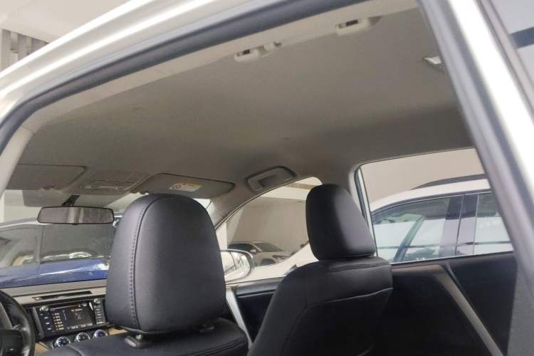 Used Toyota RAV4 2016 2.0L CVT Two-Wheel Drive Urban Edition China V Standard Headliner