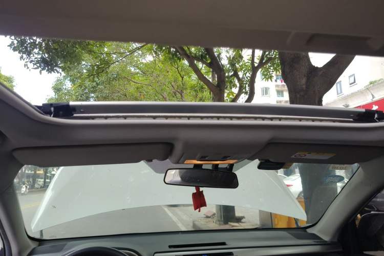 Used Toyota RAV4 2016 2.0L CVT Two-Wheel Drive Fashion Edition China V Standard Headliner