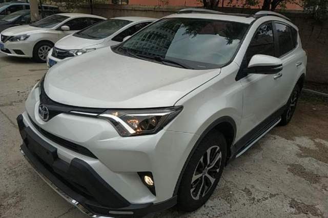 Used Toyota RAV4 2016 2.0L CVT Two-Wheel Drive Fashion Edition China V Standard