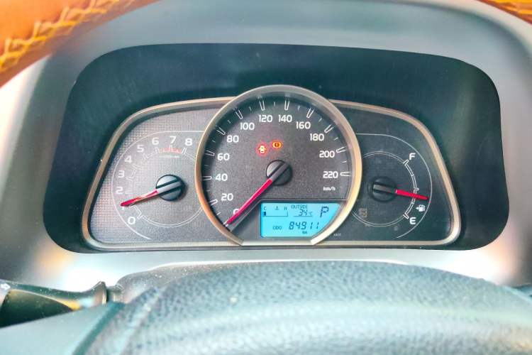 Used Toyota RAV4 2016 2.0L CVT Two-Wheel Drive Urban Edition China V Standard Instrument Cluster