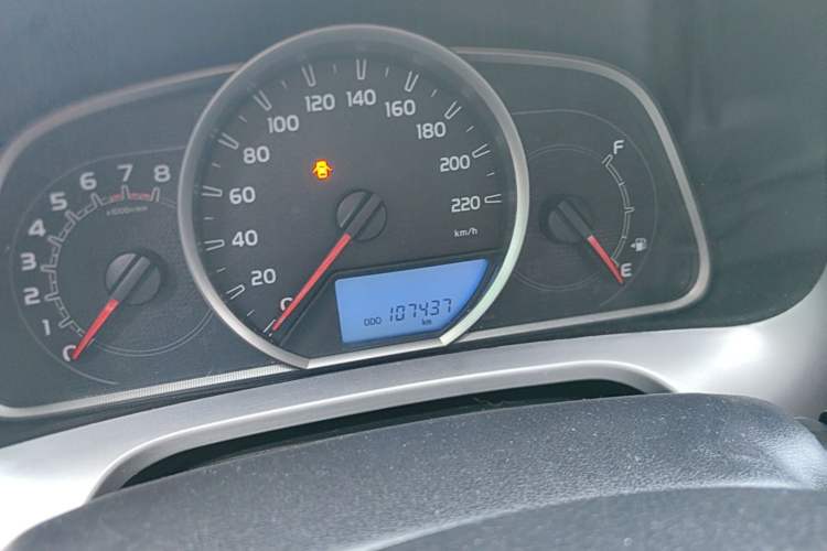 Used Toyota RAV4 2016 2.0L CVT Two-Wheel Drive Fashion Edition China V Standard Instrument Cluster
