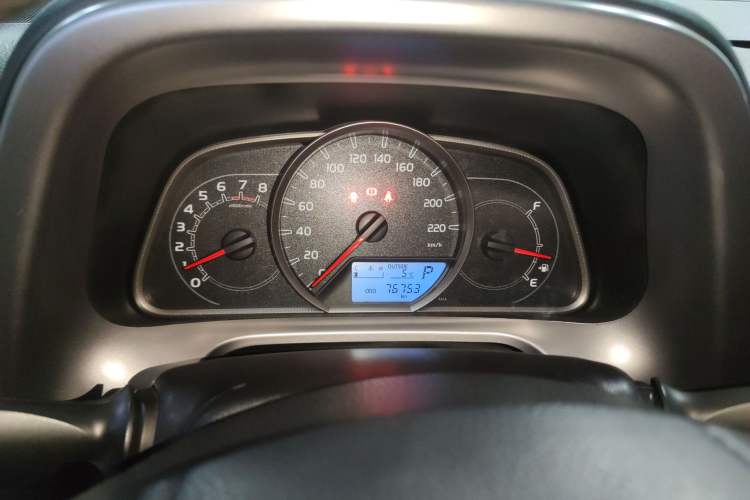 Used Toyota RAV4 2016 2.0L CVT Two-Wheel Drive Fashion Edition China V Standard Instrument Cluster