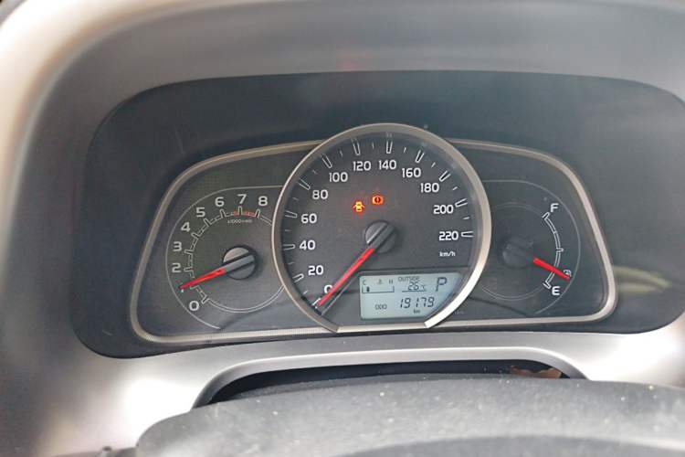 Used Toyota RAV4 2016 2.0L CVT Two-Wheel Drive Fashion Edition China V Standard Instrument Cluster