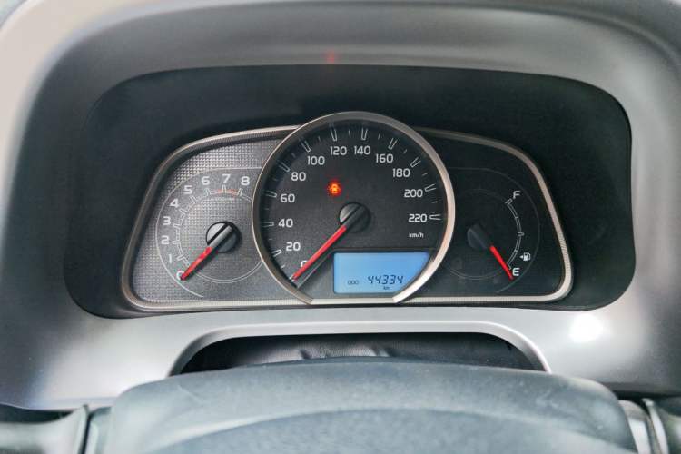 Used Toyota RAV4 2016 2.0L CVT Two-Wheel Drive Fashion Edition China V Standard Instrument Cluster