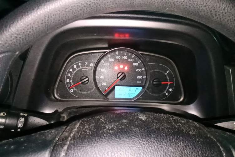 Used Toyota RAV4 2016 2.0L CVT Two-Wheel Drive Fashion Edition China V Standard Instrument Cluster