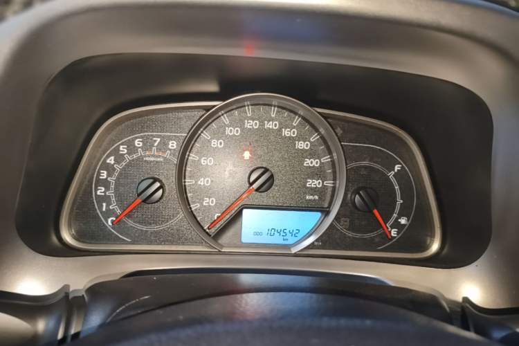 Used Toyota RAV4 2016 2.0L CVT Two-Wheel Drive Fashion Edition China V Standard Instrument Cluster