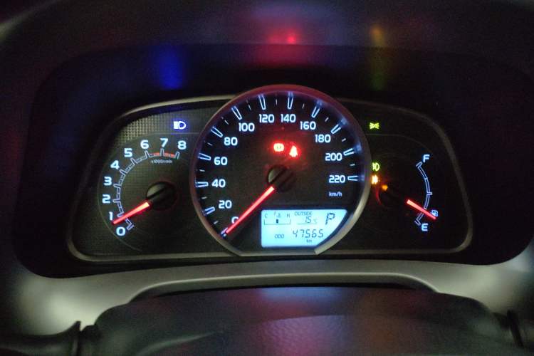 Used Toyota RAV4 2016 2.0L CVT Two-Wheel Drive Urban Edition China V Standard Instrument Cluster