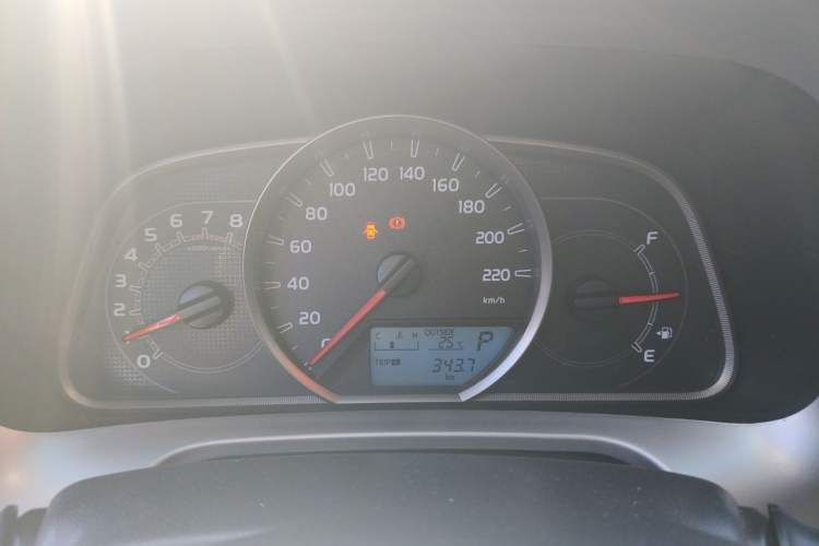 Used Toyota RAV4 2016 2.0L CVT Two-Wheel Drive Fashion Edition China V Standard Instrument Cluster