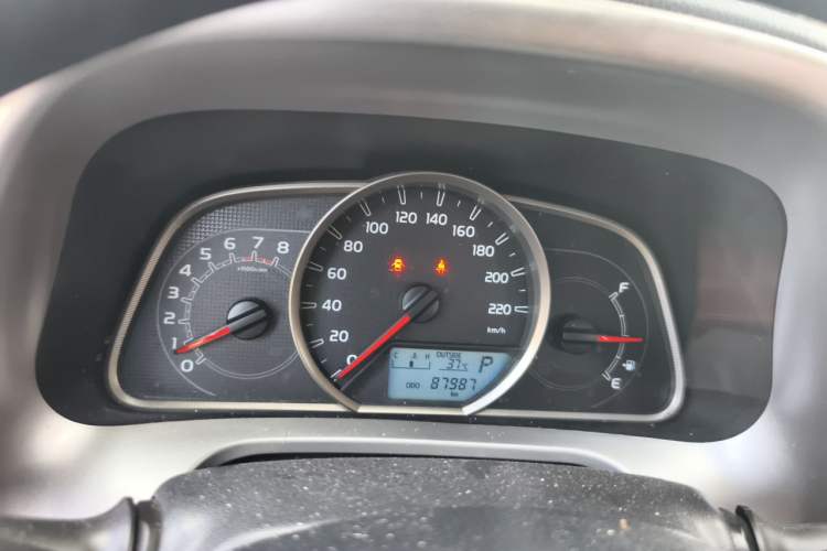 Used Toyota RAV4 2016 2.0L CVT Two-Wheel Drive Fashion Edition China V Standard Instrument Cluster