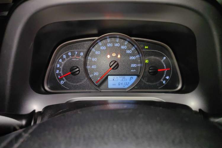 Used Toyota RAV4 2016 2.0L CVT Two-Wheel Drive Fashion Edition China V Standard Instrument Cluster