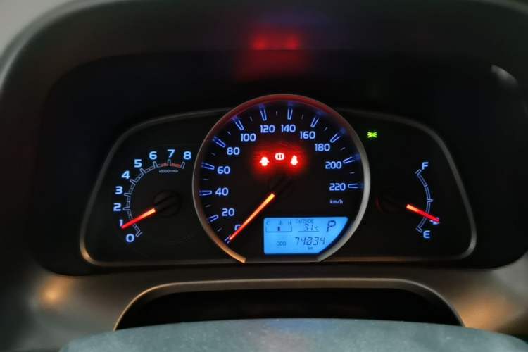 Used Toyota RAV4 2016 2.0L CVT Two-Wheel Drive Fashion Edition China V Standard Instrument Cluster