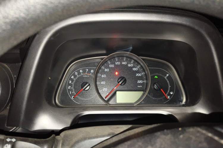 Used Toyota RAV4 2016 2.0L CVT Two-Wheel Drive Fashion Edition China V Standard Instrument Cluster