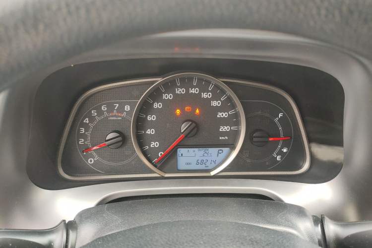 Used Toyota RAV4 2016 2.0L CVT Two-Wheel Drive Fashion Edition China V Standard Instrument Cluster