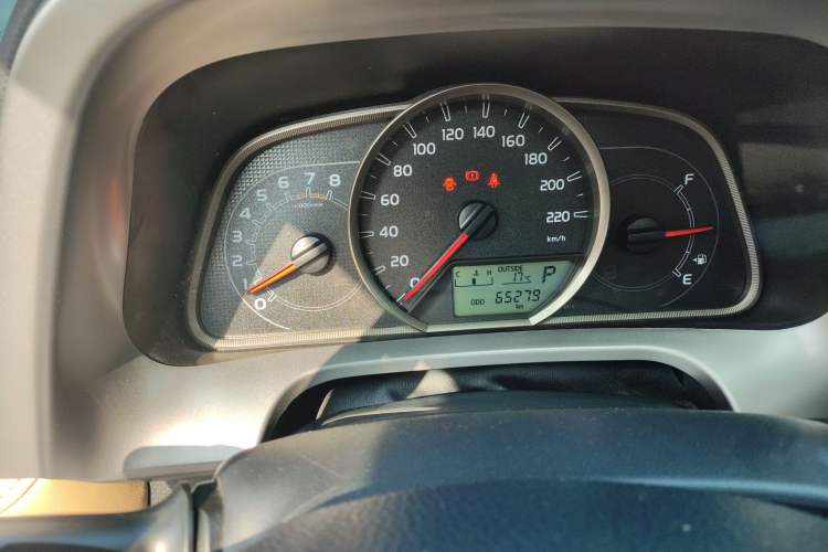 Used Toyota RAV4 2016 2.0L CVT Two-Wheel Drive Fashion Edition China V Standard Instrument Cluster
