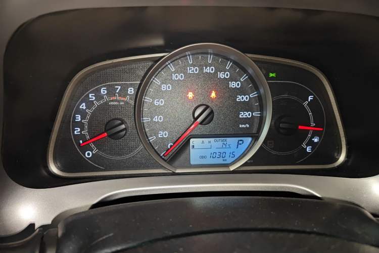 Used Toyota RAV4 2016 2.0L CVT Two-Wheel Drive Fashion Edition China V Standard Instrument Cluster