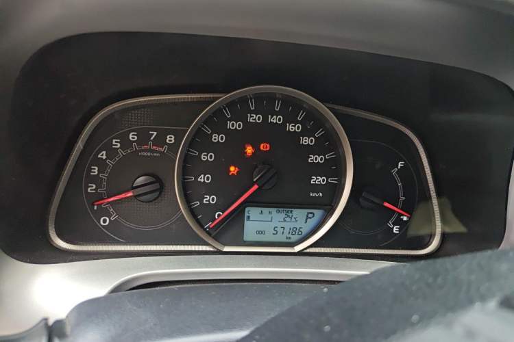 Used Toyota RAV4 2016 2.0L CVT Two-Wheel Drive Comfort Edition China V Standard Instrument Cluster