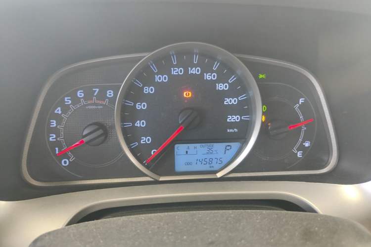 Used Toyota RAV4 2016 2.0L CVT Two-Wheel Drive Fashion Edition China V Standard Instrument Cluster