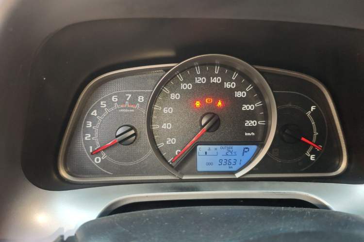 Used Toyota RAV4 2016 2.0L CVT Two-Wheel Drive Fashion Edition China V Standard Instrument Cluster