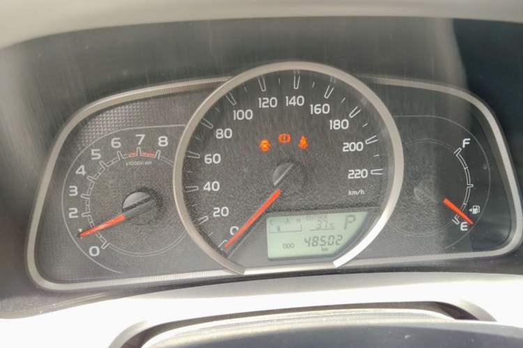 Used Toyota RAV4 2016 2.0L CVT Two-Wheel Drive Fashion Edition China V Standard Instrument Cluster