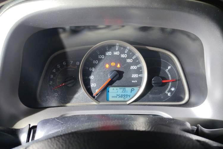 Used Toyota RAV4 2016 2.0L CVT Two-Wheel Drive Fashion Edition China V Standard Instrument Cluster