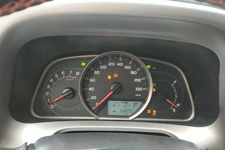 Used Toyota RAV4 2016 2.0L CVT Two-Wheel Drive Fashion Edition China V Standard Instrument Cluster