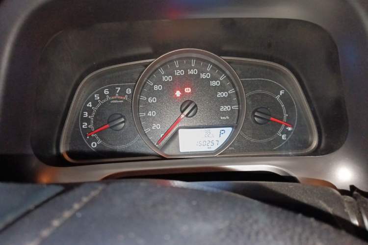 Used Toyota RAV4 2016 2.0L CVT Two-Wheel Drive Fashion Edition China V Standard Instrument Cluster
