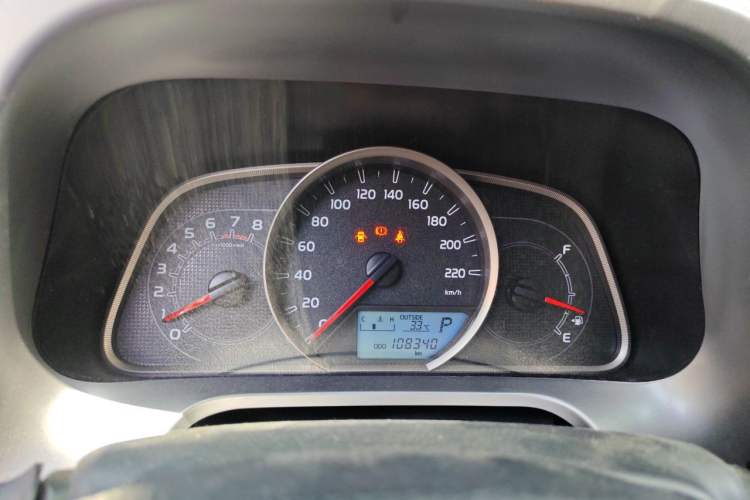 Used Toyota RAV4 2016 2.0L CVT Two-Wheel Drive Fashion Edition China V Standard Instrument Cluster