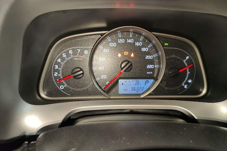 Used Toyota RAV4 2016 2.0L CVT Two-Wheel Drive Fashion Edition China V Standard Instrument Cluster