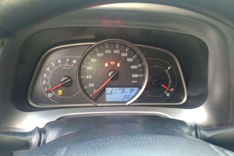 Used Toyota RAV4 2016 2.0L CVT Two-Wheel Drive Fashion Edition China V Standard Instrument Cluster