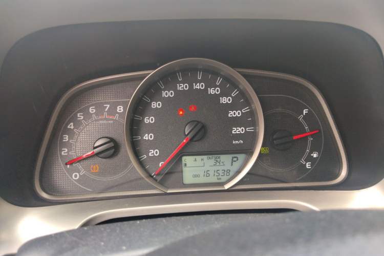 Used Toyota RAV4 2016 2.0L CVT Two-Wheel Drive Fashion Edition China V Standard Instrument Cluster