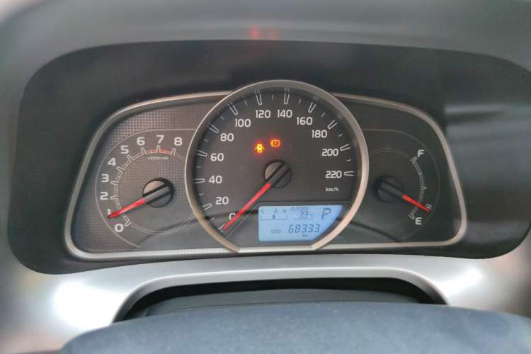 Used Toyota RAV4 2016 2.0L CVT Two-Wheel Drive Fashion Edition China V Standard Instrument Cluster