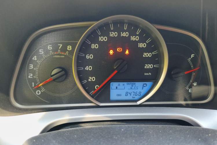 Used Toyota RAV4 2016 2.0L CVT Two-Wheel Drive Fashion Edition China V Standard Instrument Cluster
