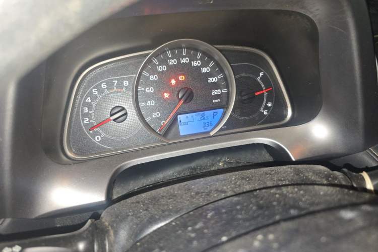 Used Toyota RAV4 2016 2.0L CVT Two-Wheel Drive Fashion Edition China V Standard Instrument Cluster