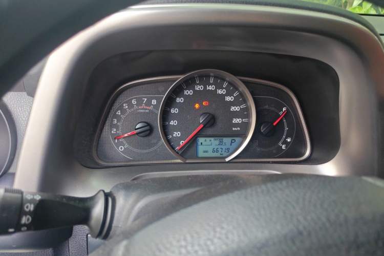 Used Toyota RAV4 2016 2.0L CVT Two-Wheel Drive Fashion Edition China V Standard Instrument Cluster