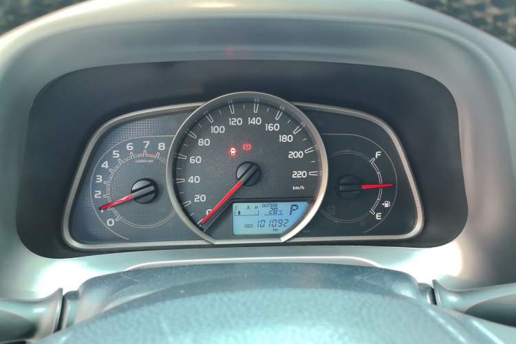 Used Toyota RAV4 2016 2.0L CVT Two-Wheel Drive Fashion Edition China V Standard Instrument Cluster