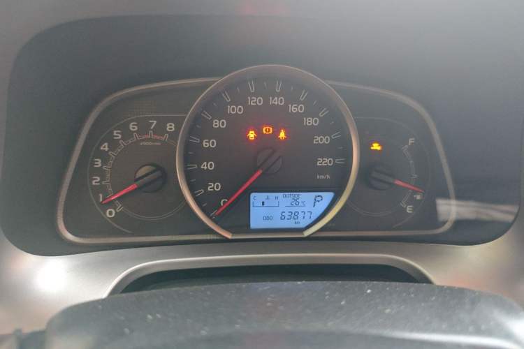 Used Toyota RAV4 2016 2.0L CVT Two-Wheel Drive Fashion Edition China V Standard Instrument Cluster
